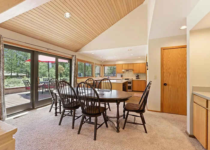 10 Tan Oak